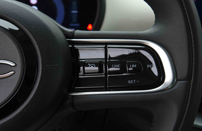 FIAT_FIAT_500E_2654282_19.jpg