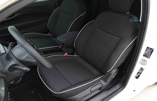 FIAT_FIAT_500E_2654282_6.jpg