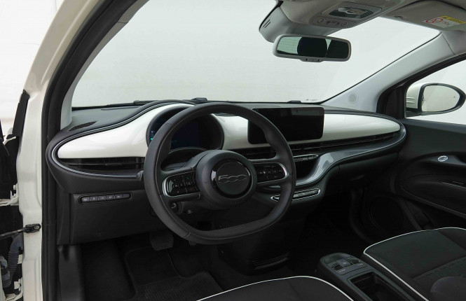 FIAT_FIAT_500E_2654282_7.jpg