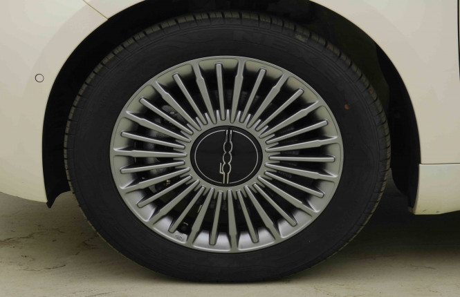 FIAT_FIAT_500E_2654283_22.jpg FIAT_FIAT_500E_2654283_22.jpg