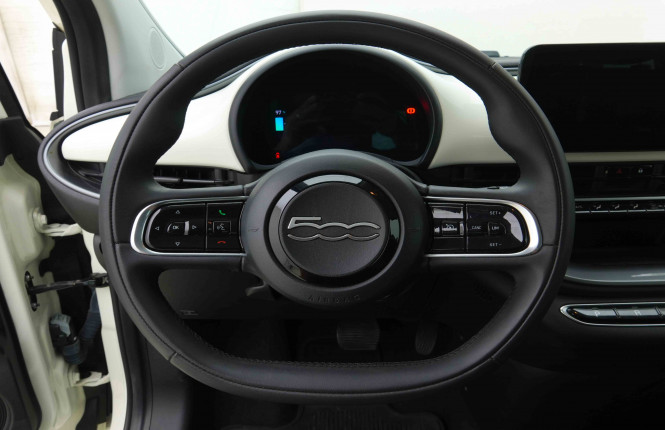 FIAT_FIAT_500E_2654283_8.jpg FIAT_FIAT_500E_2654283_8.jpg