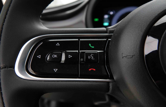 FIAT_FIAT_500E_2654507_15.jpg FIAT_FIAT_500E_2654507_15.jpg