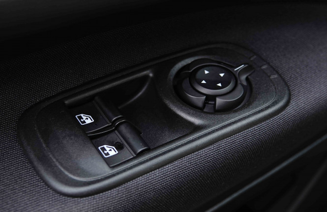 FIAT_FIAT_500E_2655007_19.jpg FIAT_FIAT_500E_2655007_19.jpg