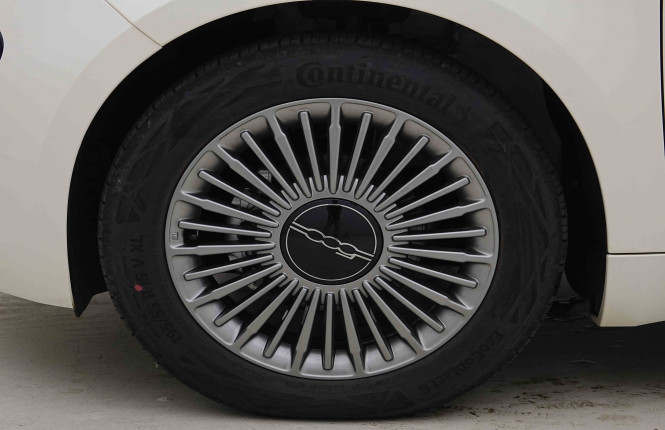 FIAT_FIAT_500E_2655007_20.jpg FIAT_FIAT_500E_2655007_20.jpg