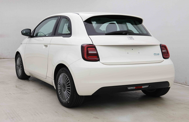 FIAT_FIAT_500E_2655007_27.jpg FIAT_FIAT_500E_2655007_27.jpg