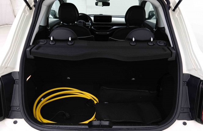 FIAT_FIAT_500E_2655007_5.jpg FIAT_FIAT_500E_2655007_5.jpg