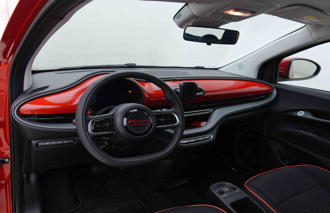 FIAT_FIAT_500E_2655011_7.jpg