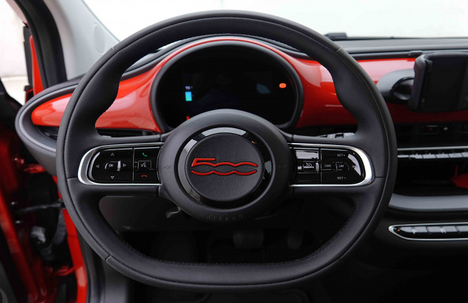 FIAT_FIAT_500E_2655011_8.jpg