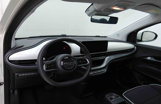 FIAT_FIAT_500E_2655014_7.jpg