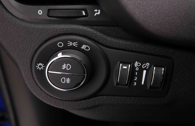 FIAT_FIAT_500X_2652310_18.jpg FIAT_FIAT_500X_2652310_18.jpg