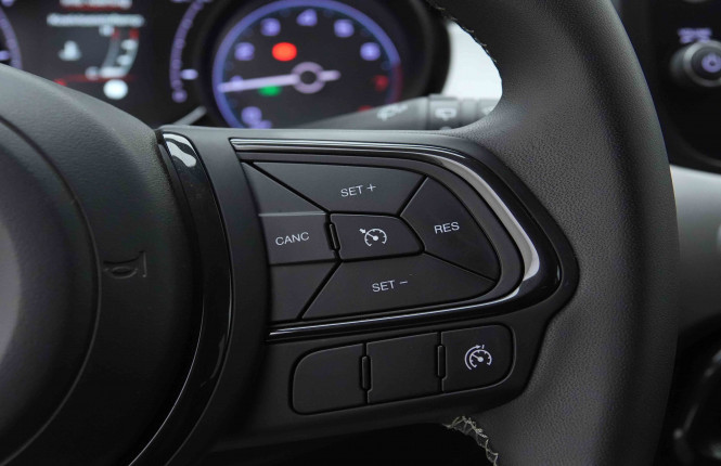 FIAT_FIAT_500X_2655199_17.jpg FIAT_FIAT_500X_2655199_17.jpg