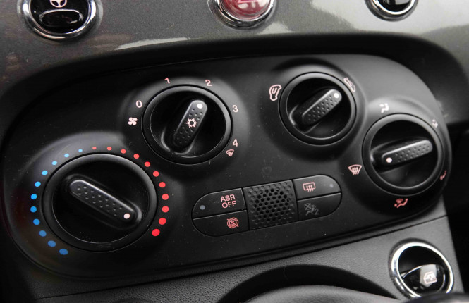 FIAT_FIAT_500_2551132_11.jpg FIAT_FIAT_500_2551132_11.jpg