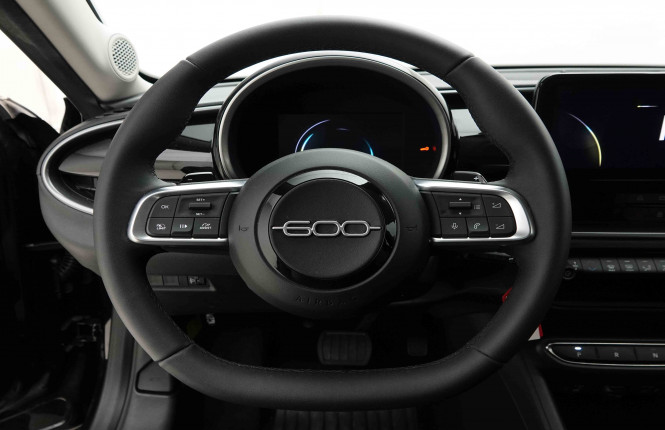 FIAT_FIAT_600_2654225_8.jpg FIAT_FIAT_600_2654225_8.jpg