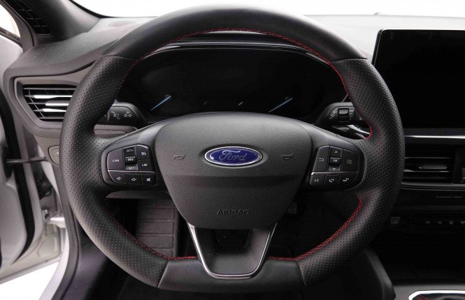 FORD_FORD_FOCUS_2551154_8.jpg