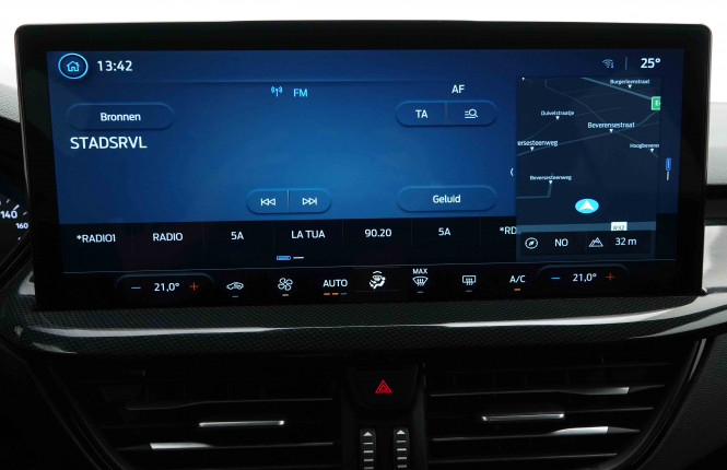 FORD_FORD_FOCUS_2652995_13.jpg FORD_FORD_FOCUS_2652995_13.jpg