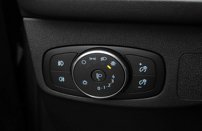 FORD_FORD_FOCUS_2652995_20.jpg FORD_FORD_FOCUS_2652995_20.jpg