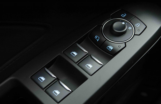 FORD_FORD_FOCUS_2652995_21.jpg FORD_FORD_FOCUS_2652995_21.jpg