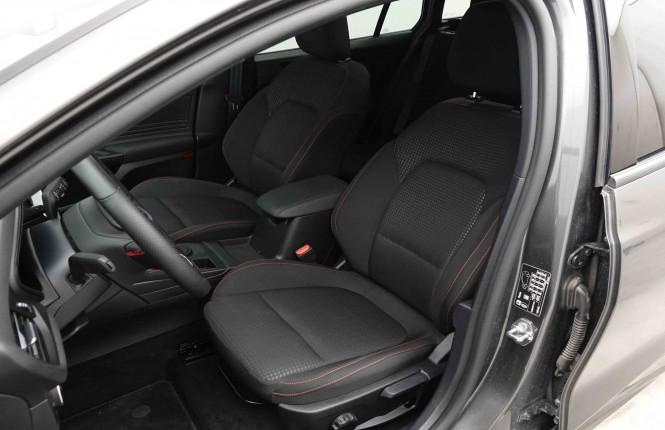 FORD_FORD_FOCUS_2652995_6.jpg FORD_FORD_FOCUS_2652995_6.jpg