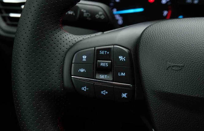 FORD_FORD_FOCUS_2652997_15.jpg
