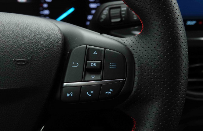 FORD_FORD_FOCUS_2652997_16.jpg