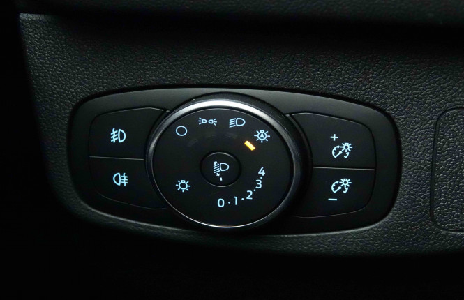 FORD_FORD_FOCUS_2652997_17.jpg