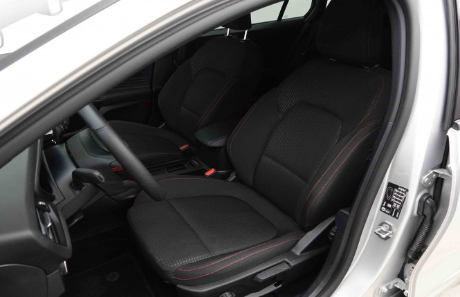 FORD_FORD_FOCUS_2652998_6.jpg