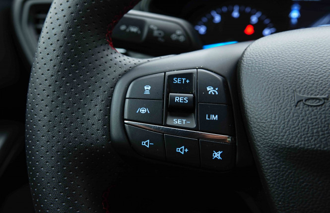 FORD_FORD_FOCUS_2654319_16.jpg FORD_FORD_FOCUS_2654319_16.jpg