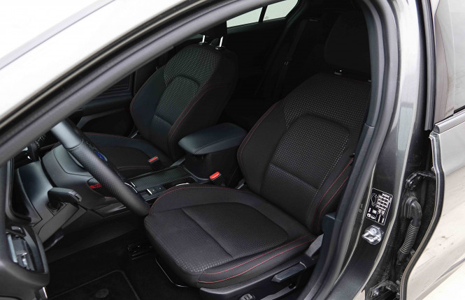 FORD_FORD_FOCUS_2654319_6.jpg FORD_FORD_FOCUS_2654319_6.jpg