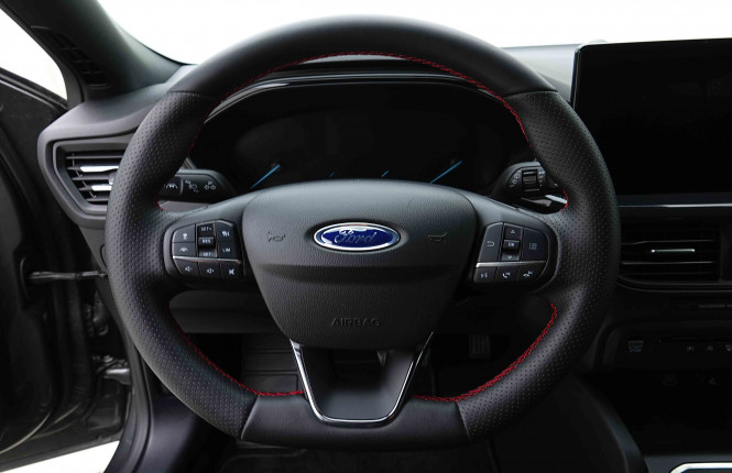 FORD_FORD_FOCUS_2654319_8.jpg FORD_FORD_FOCUS_2654319_8.jpg