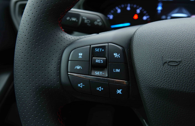 FORD_FORD_FOCUS_2654326_16.jpg FORD_FORD_FOCUS_2654326_16.jpg
