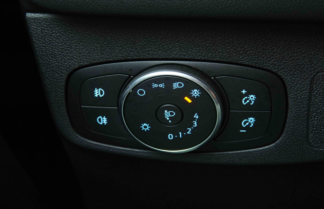 FORD_FORD_FOCUS_2654326_18.jpg FORD_FORD_FOCUS_2654326_18.jpg