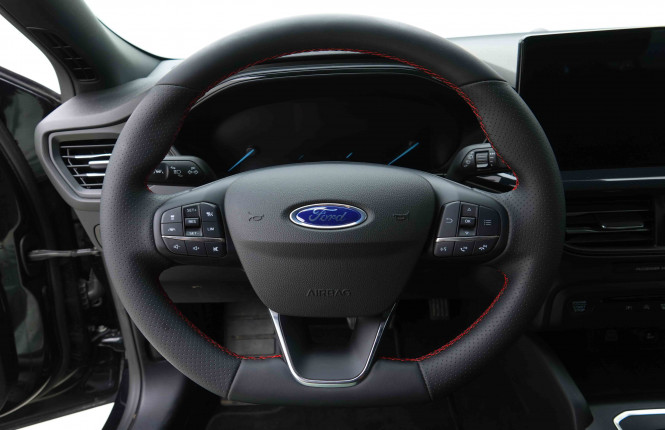 FORD_FORD_FOCUS_2654326_8.jpg FORD_FORD_FOCUS_2654326_8.jpg