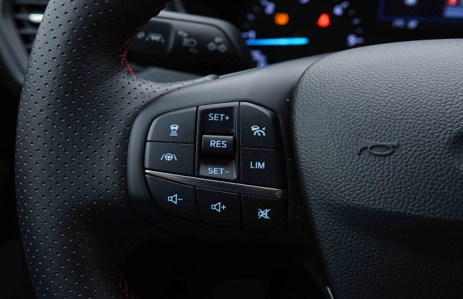 FORD_FORD_FOCUS_2654356_16.jpg FORD_FORD_FOCUS_2654356_16.jpg