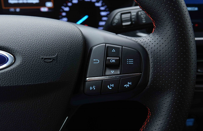 FORD_FORD_FOCUS_2654356_17.jpg FORD_FORD_FOCUS_2654356_17.jpg