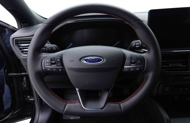 FORD_FORD_FOCUS_2654356_8.jpg FORD_FORD_FOCUS_2654356_8.jpg