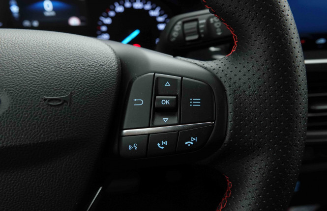 FORD_FORD_FOCUS_2654357_17.jpg