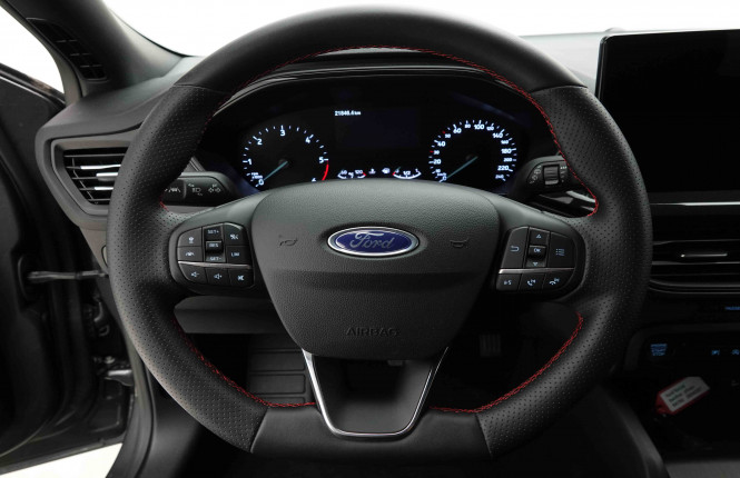 FORD_FORD_FOCUS_2654357_8.jpg
