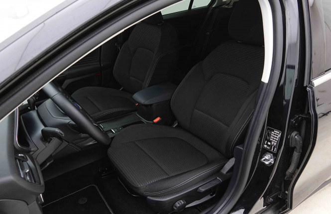 FORD_FORD_FOCUS_2654765_6.jpg FORD_FORD_FOCUS_2654765_6.jpg