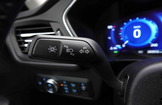 FORD_FORD_KUGA_2551245_13.jpg FORD_FORD_KUGA_2551245_13.jpg