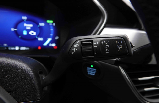 FORD_FORD_KUGA_2551245_14.jpg FORD_FORD_KUGA_2551245_14.jpg