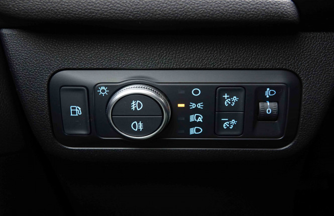 FORD_FORD_KUGA_2551245_17.jpg FORD_FORD_KUGA_2551245_17.jpg