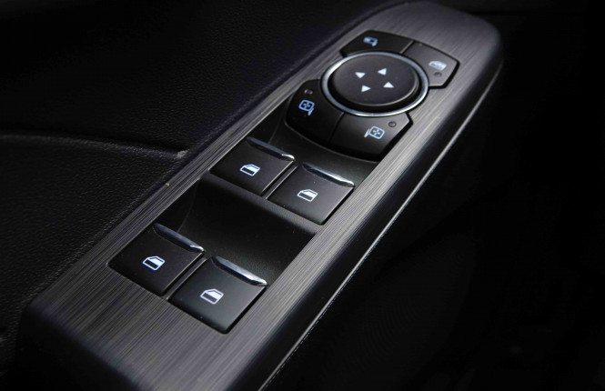 FORD_FORD_KUGA_2551245_18.jpg FORD_FORD_KUGA_2551245_18.jpg