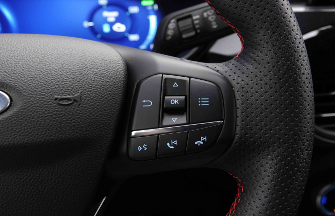 FORD_FORD_KUGA_2652958_18.jpg