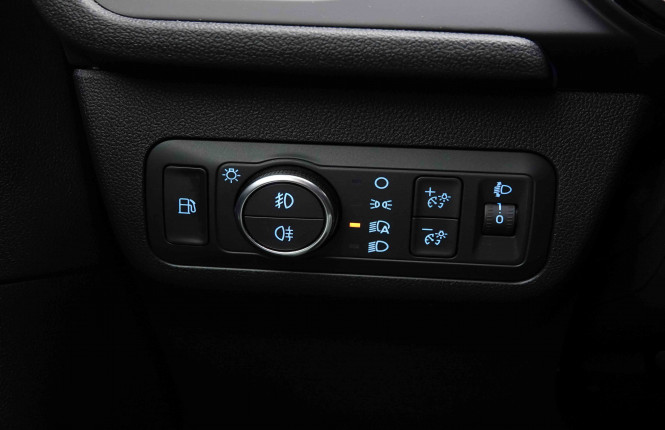 FORD_FORD_KUGA_2652958_19.jpg
