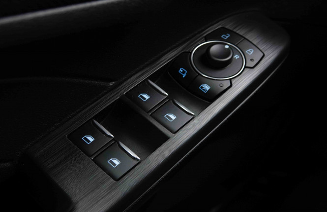 FORD_FORD_KUGA_2652958_20.jpg