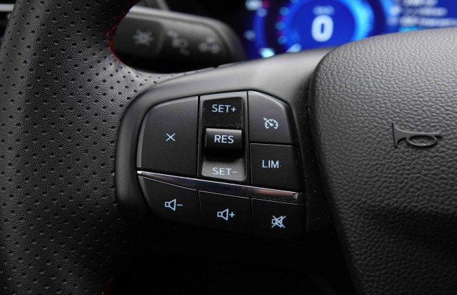 FORD_FORD_KUGA_2652959_20.jpg FORD_FORD_KUGA_2652959_20.jpg