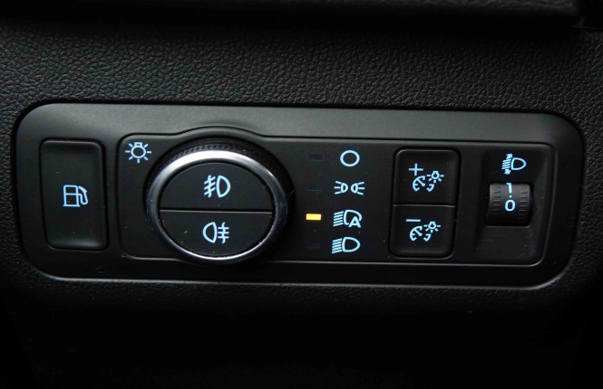 FORD_FORD_KUGA_2652959_22.jpg FORD_FORD_KUGA_2652959_22.jpg