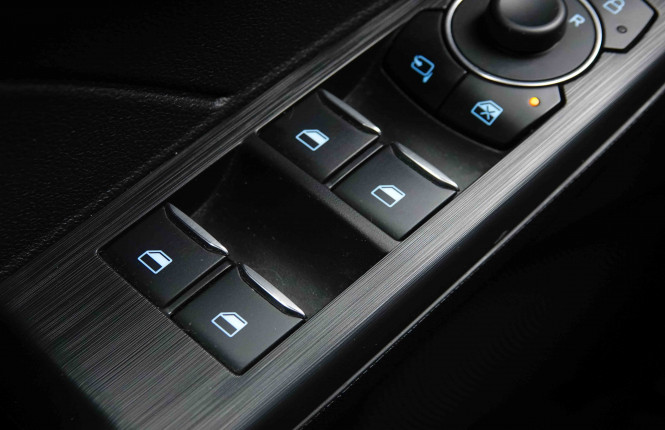 FORD_FORD_KUGA_2652959_23.jpg FORD_FORD_KUGA_2652959_23.jpg