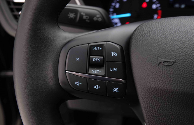 FORD_FORD_KUGA_2653272_17.jpg