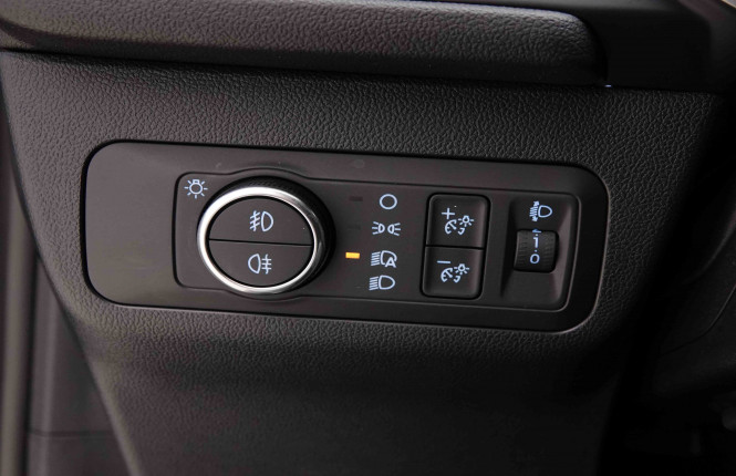 FORD_FORD_KUGA_2653272_19.jpg